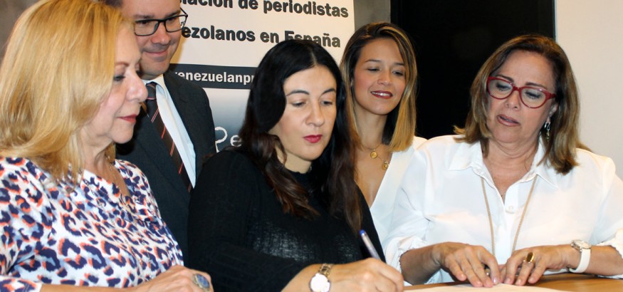 Venezuelan-Press-y-Transparencia Venezuela firman convenio
