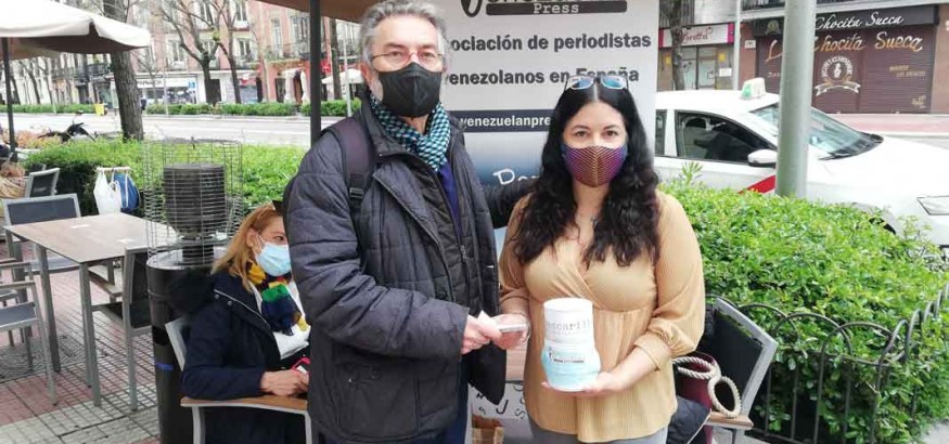 Una-cascarilla-para-los-periodistas en Venezuela recibe el apoyo de la API